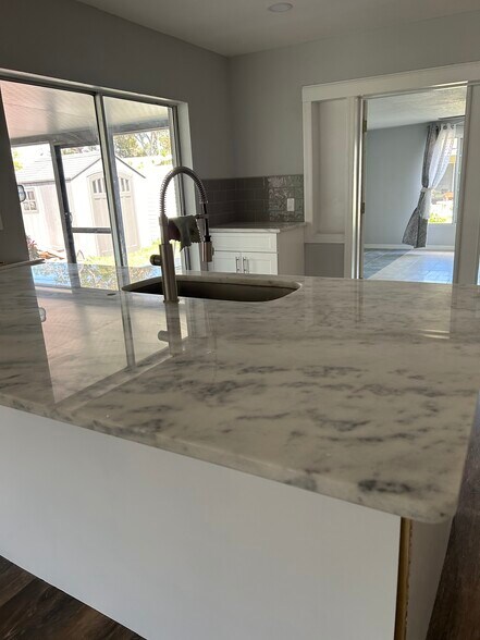 Building Photo - 10415 113th St