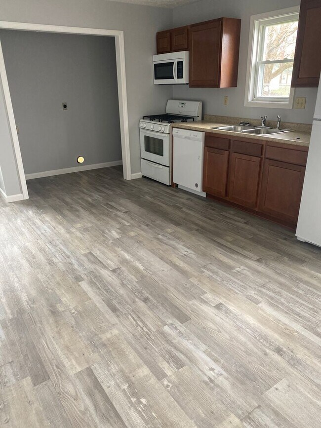 Building Photo - 307 Harrison St