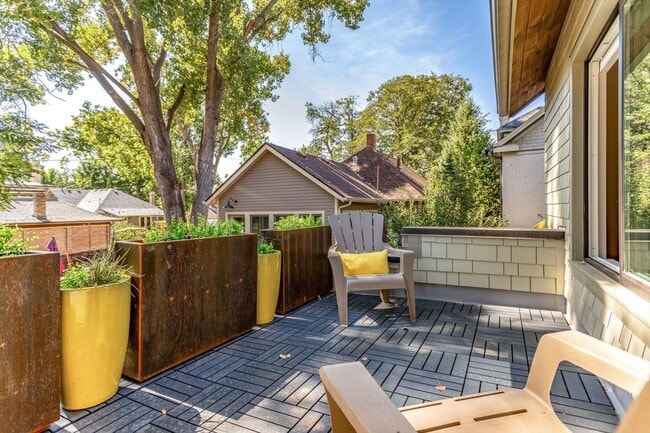 Building Photo - One Bedroom furnished ADU/apartment in The Highlands.