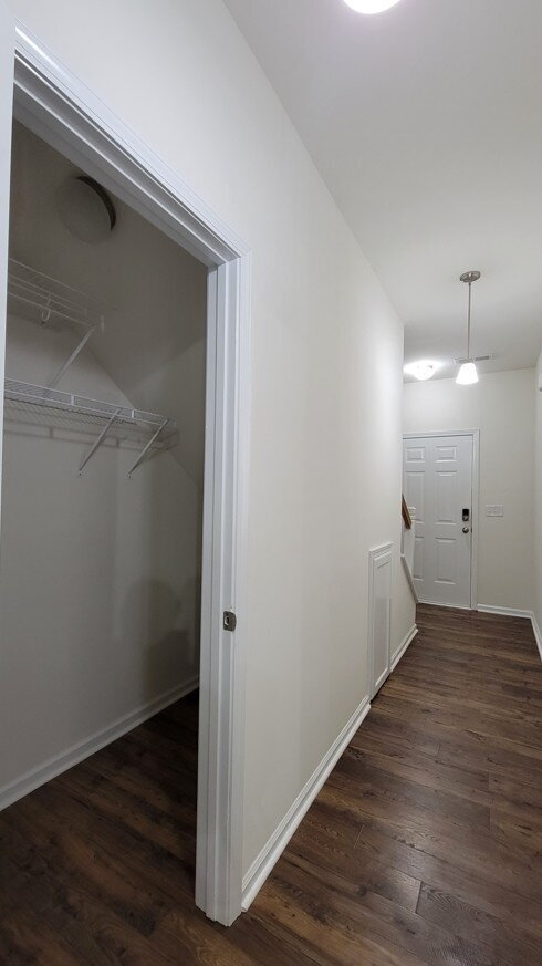 Building Photo - MOVE-IN SPECIAL! 1/2 OFF 1st MONTHS RENT.