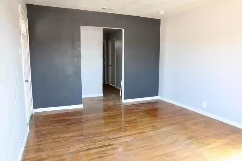 Building Photo - 1303 Barnes Ave