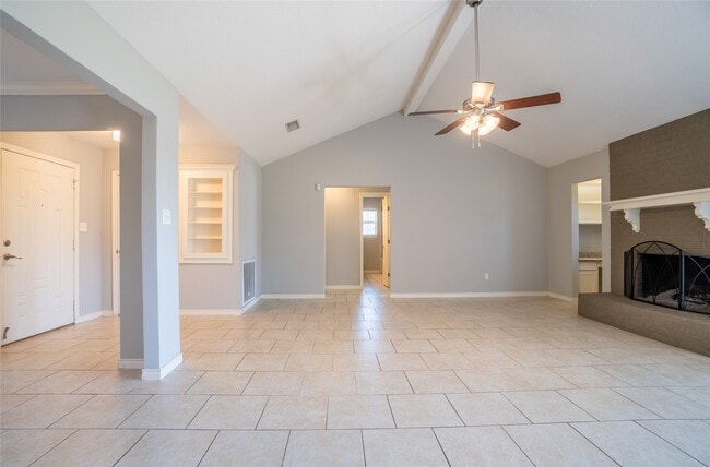 Building Photo - 140 Lakewood Dr