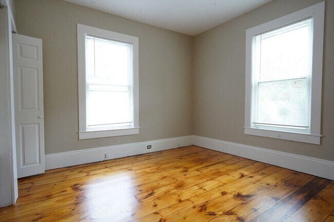 Building Photo - 139 Timson St