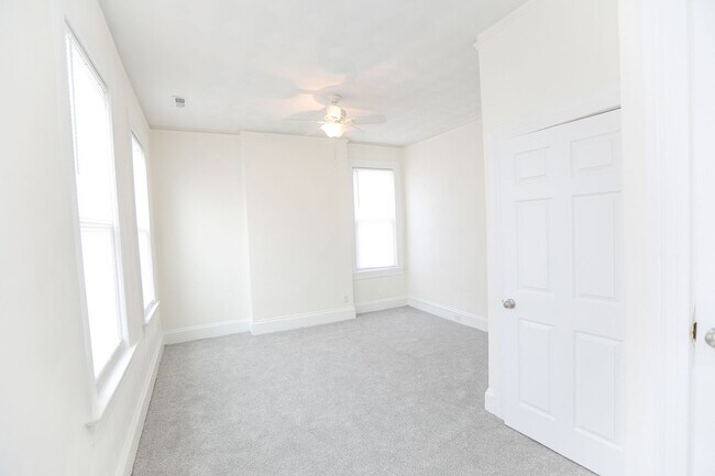 Building Photo - Rare Find! Renovated 3BR/2BA Home in Norfo...