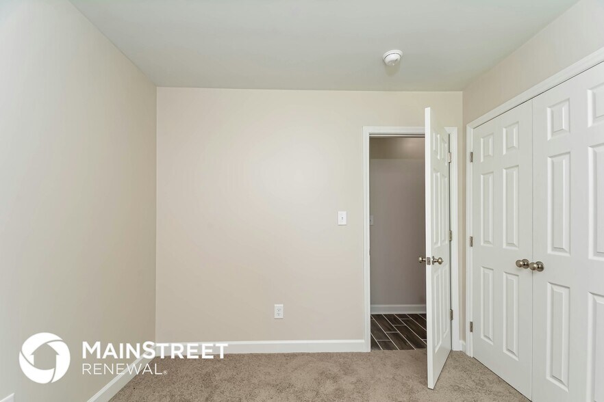 Building Photo - 411 Feldspar Way