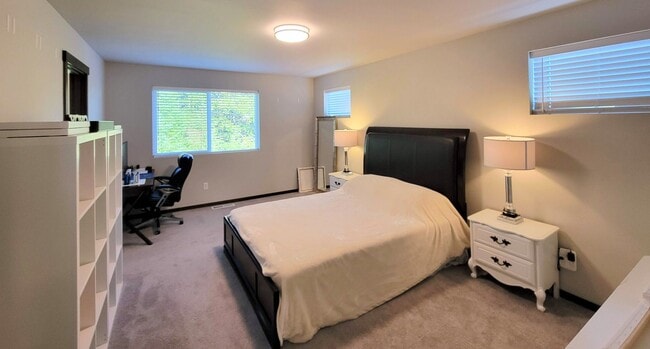 Building Photo - Available NOW!- 3bed home at The Reserve – Close to ferries, shopping and dining!