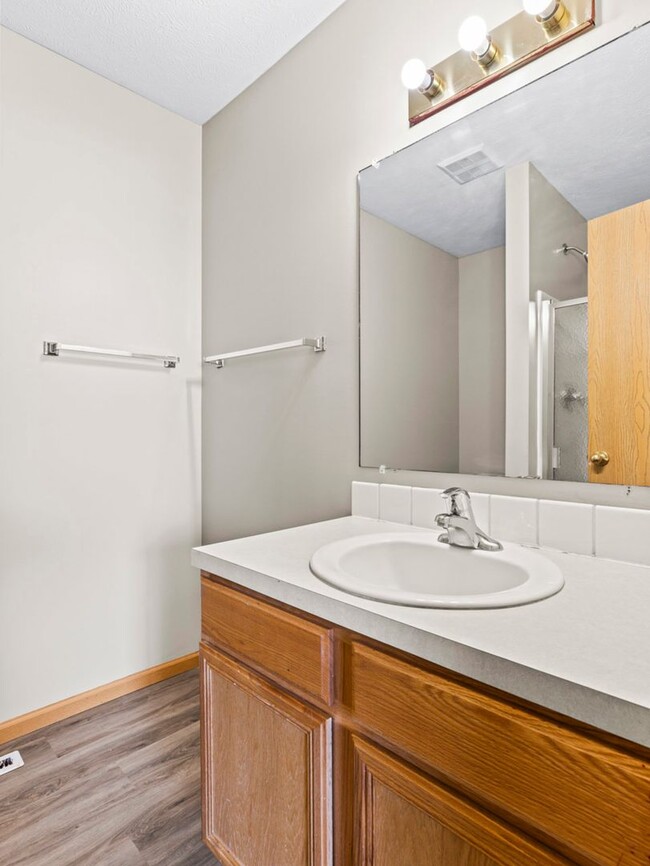Building Photo - 6901 N Steamboat Dr