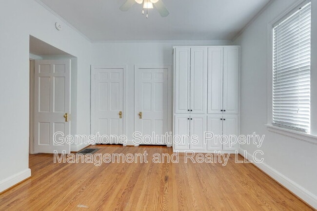 Building Photo - 502 32nd Ave S