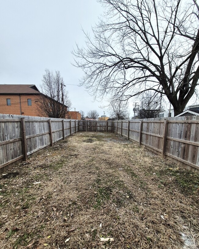 Building Photo - 2820 Q St