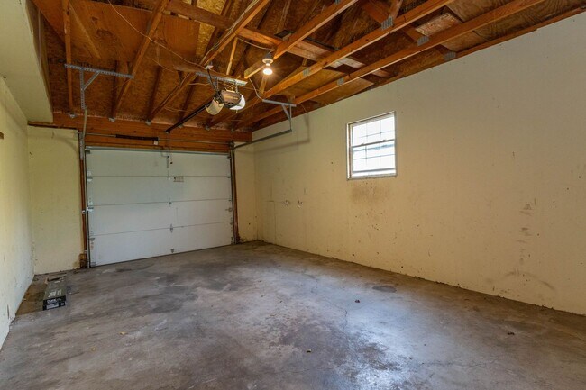 Building Photo - 3 bed, 2 bath, Rancher in Martinsburg, WV