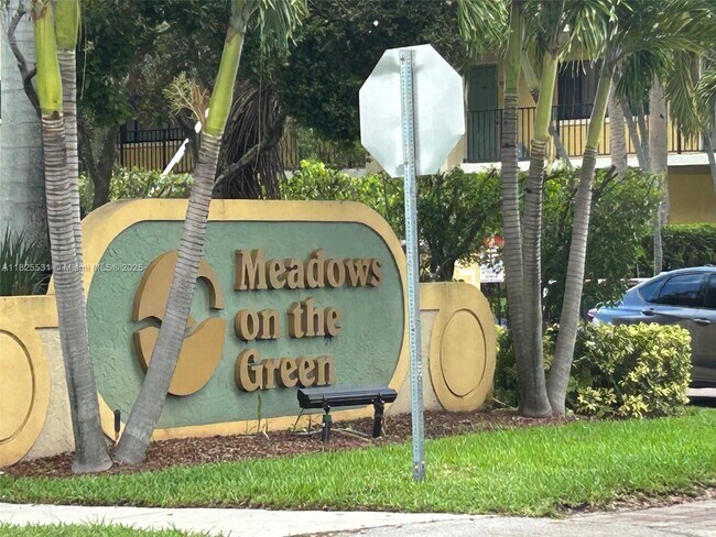 Building Photo - 1808 Meadows Cir W