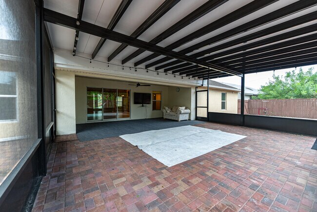 Building Photo - 3651 SW Dellamano St