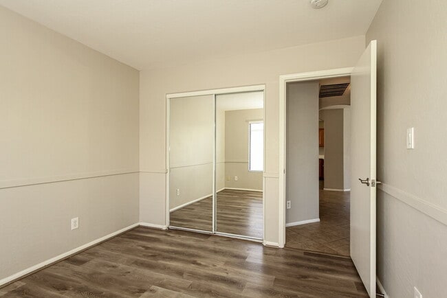 Building Photo - 13273 W Mauna Loa Ln