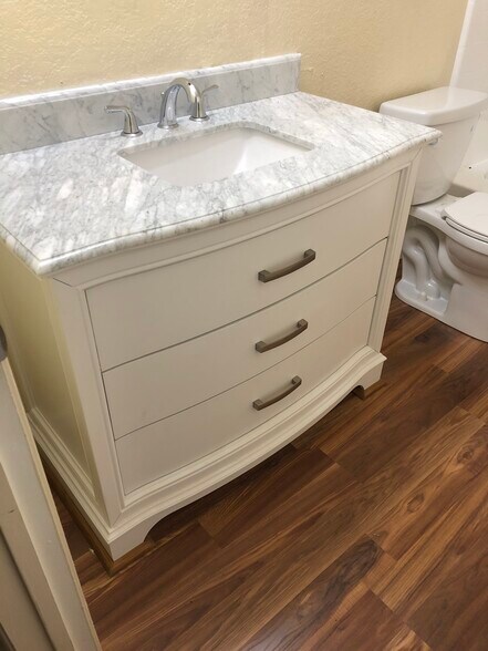 Building Photo - 429 N Wilhite