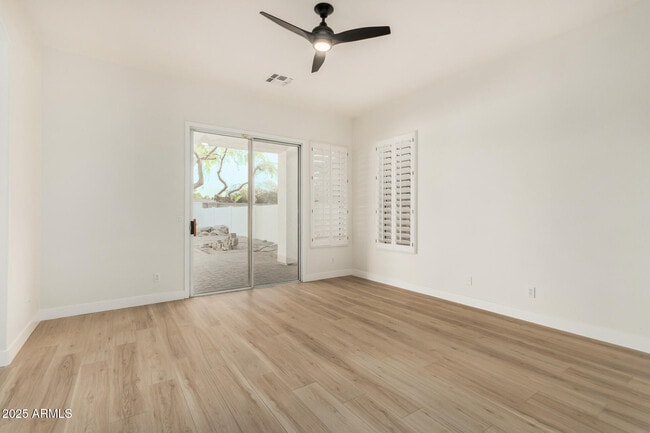 Building Photo - 925 W San Marcos Dr