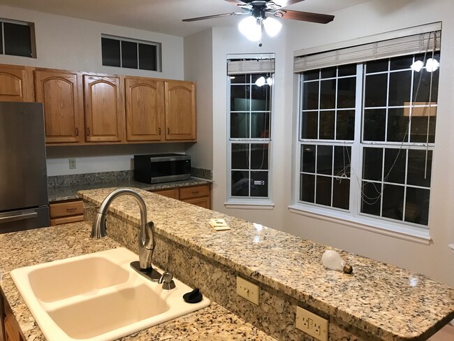 Building Photo - Single Family home located in Desirable Home Farms neighborhood