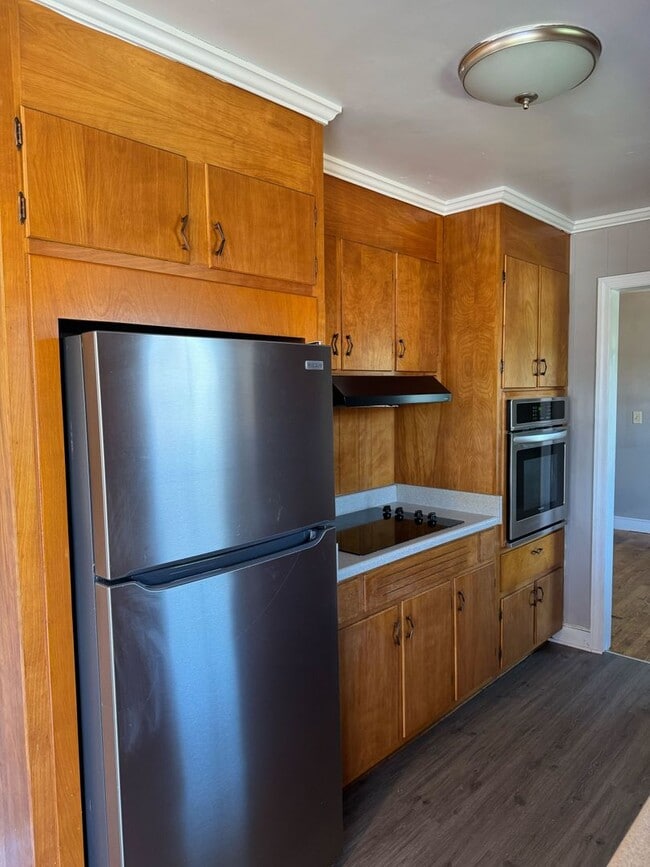 Building Photo - Updated Home with Parking in Radford