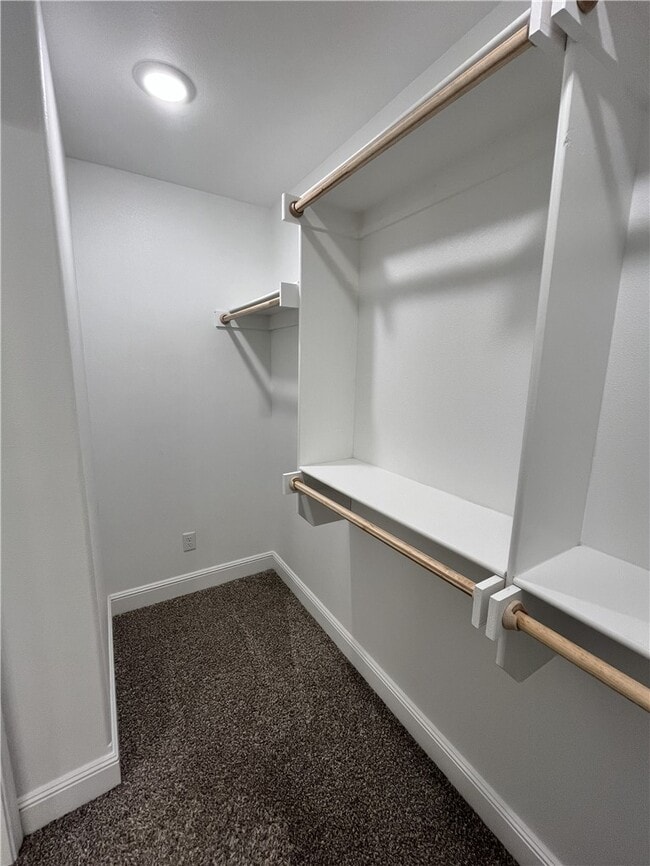 Building Photo - 2060 Periwinkle Pl