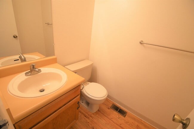 Building Photo - 3Bd/2.5Ba Lafayette Townhome Available Now