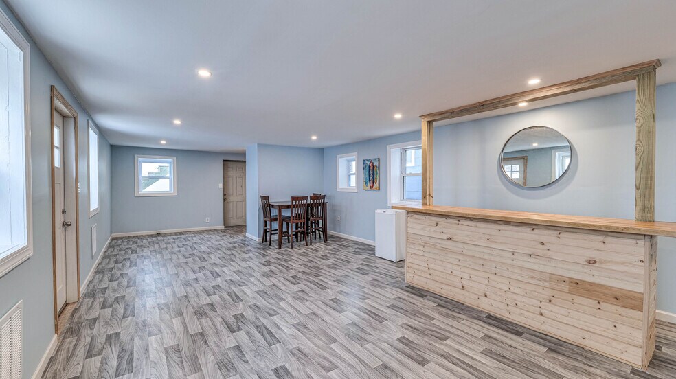 Building Photo - 14 N Vassar Sq