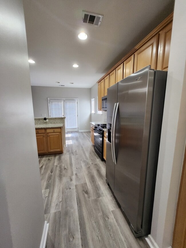 Building Photo - Refreshing Place to Create Memories w/Master on the Main!