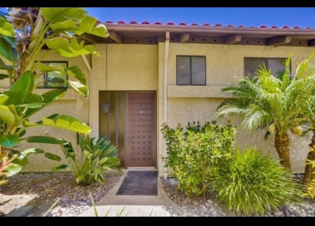Entrance - 1941 Alga Rd