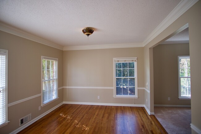 Building Photo - Dunwoody Living at Its Best – Spacious 4BR...