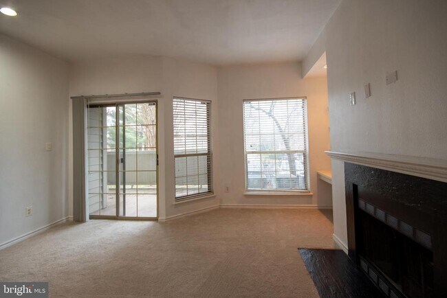 Building Photo - 12162 Penderview Ln