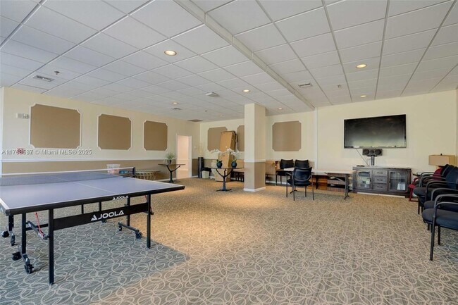 Building Photo - 6210 Jimmy Buffett Mem Hwy