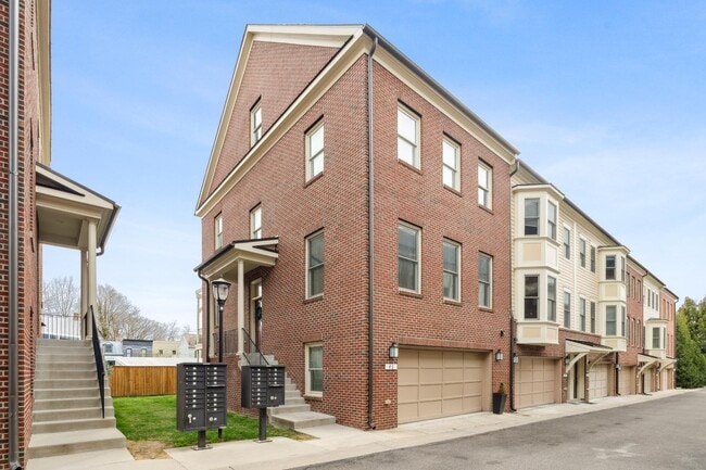 Building Photo - 43 Maxwell Square
