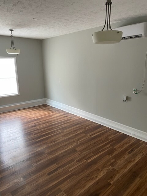 Building Photo - 533 Cs-1383