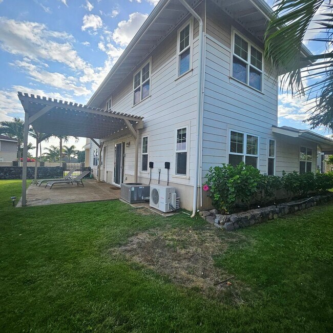 Building Photo - Amazing Home in Moana Estate