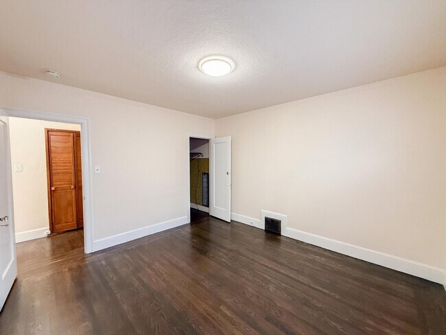Building Photo - Detached Single Family Home in Peidmont Ne...