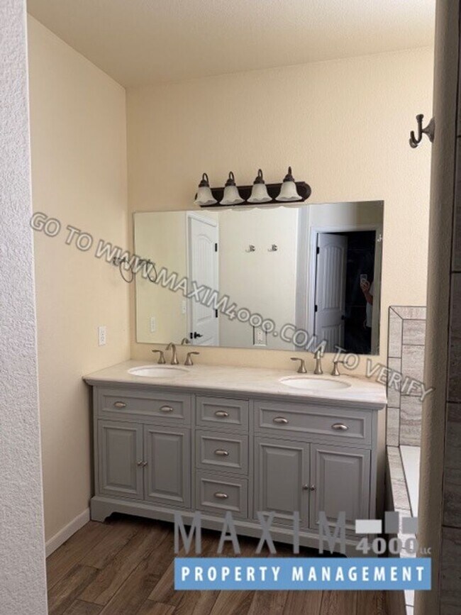 Building Photo - 659 Chalisa Ave