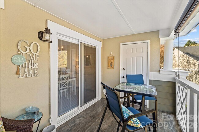 Building Photo - 19843 Henderson Rd