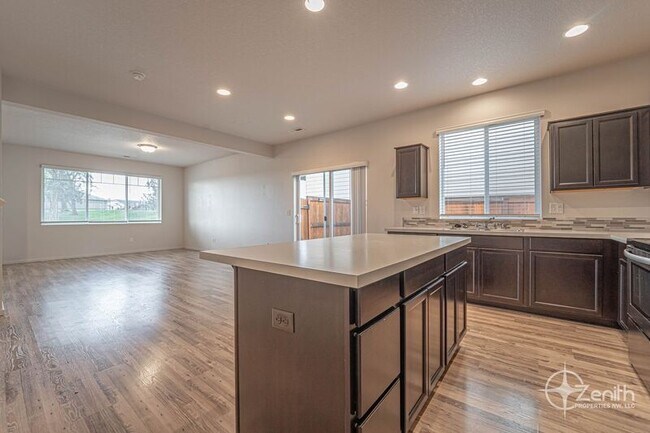 Building Photo - 2018 S Taverner Dr