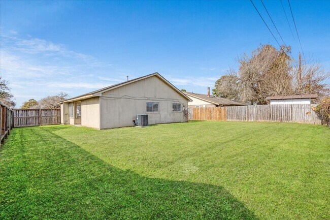 Building Photo - 14818 Gladewick Dr