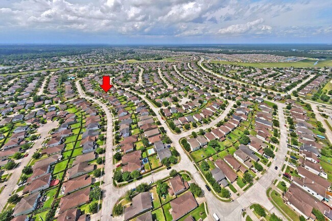 Building Photo - 29326 Legends Green Dr