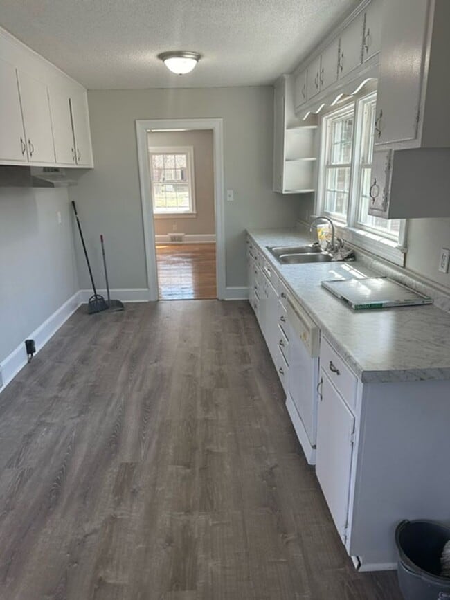Building Photo - 1203 Ruffin Terrace