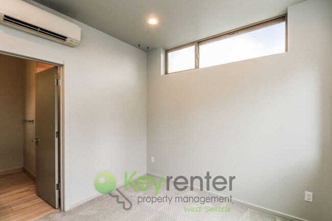Building Photo - Modern 3 Bedroom with Rooftop Deck and In Unit Laundry