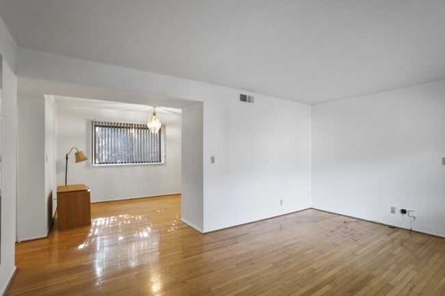 Building Photo - 20 26th St NW