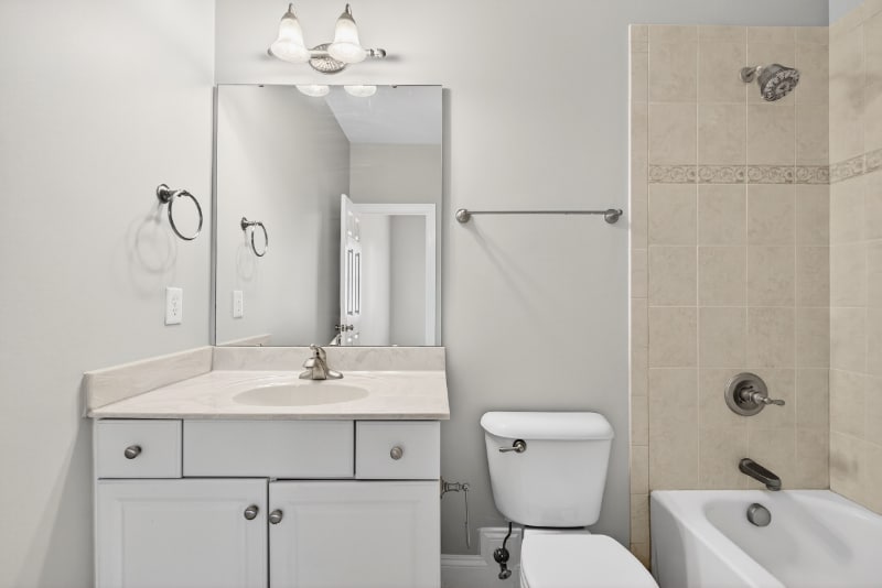 Building Photo - 102 Madison Grove Pl