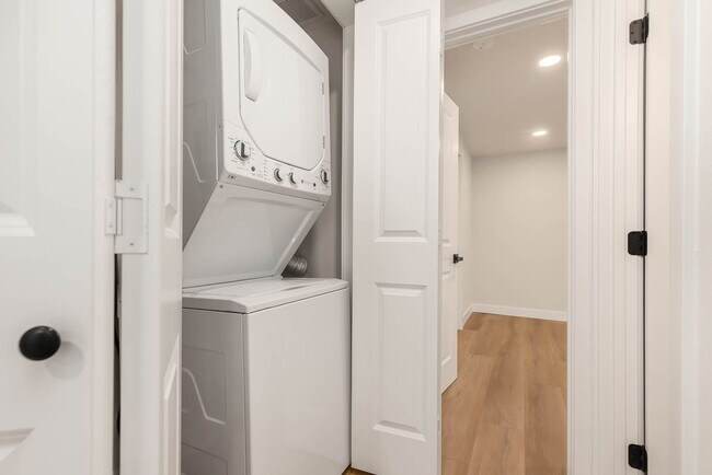 Building Photo - 6721 24th Ave NW