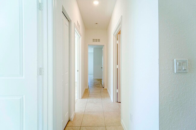 Building Photo - 788 Worlington Ln