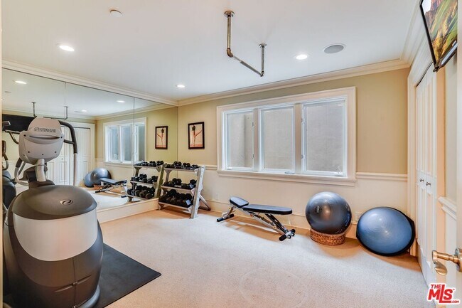 Building Photo - 6277 Sea Star Dr