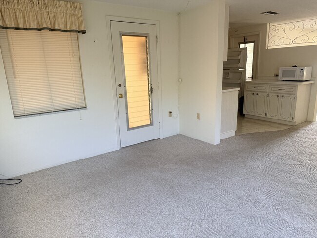 Building Photo - 10802 Laburnum Dr