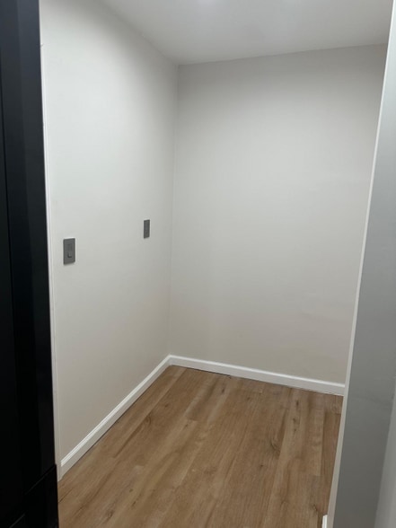 Building Photo - 120 Beach St