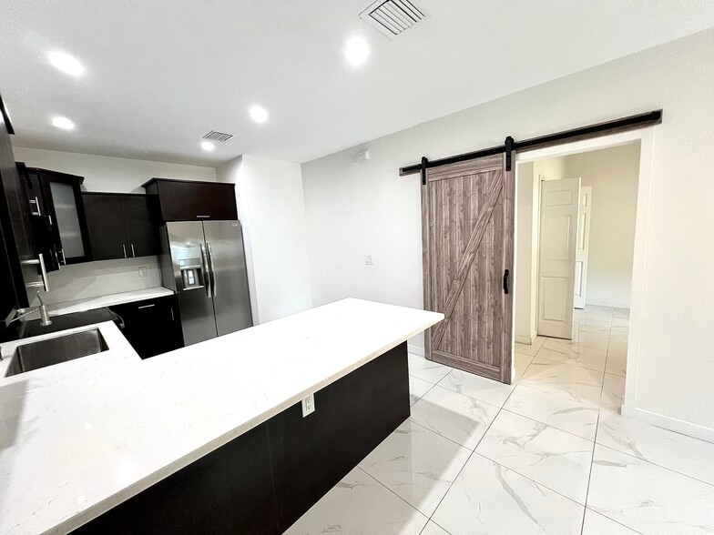 Building Photo - 1987 NW 49th St