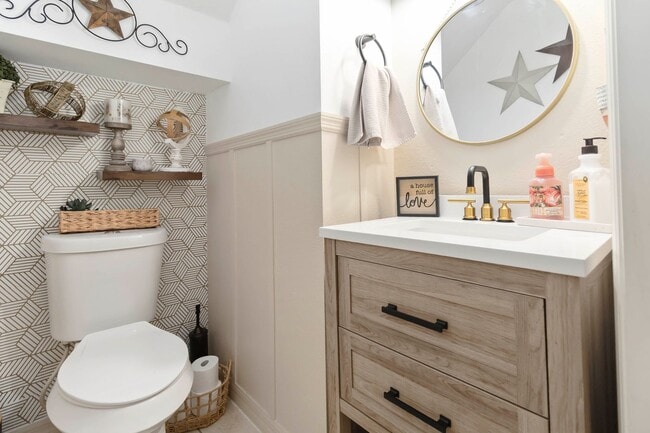 Building Photo - 3/2.5 Townhome W/ 2 Car Garage For Rent in the Highly Desirable Avalon Park Community