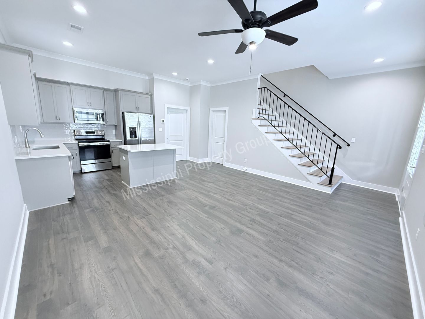 Building Photo - 1402 Pleasant Dr